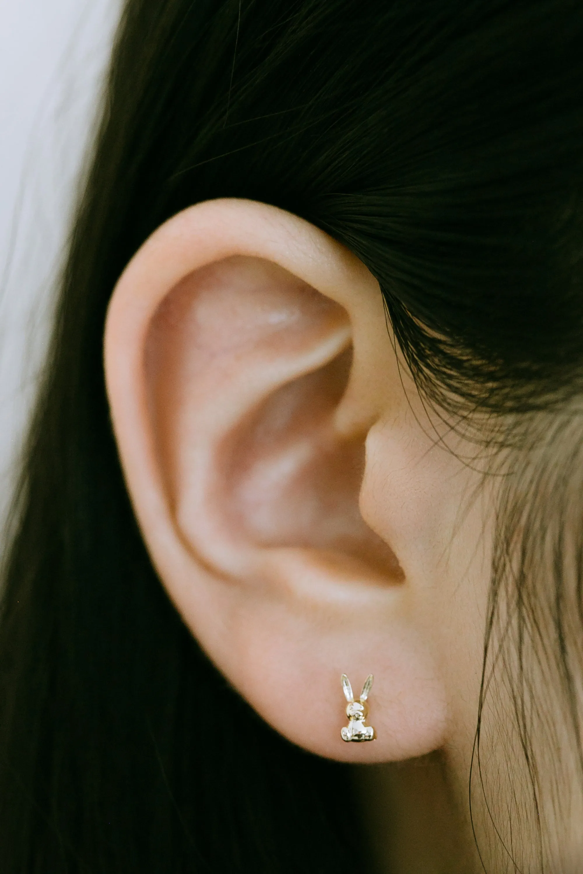 14K GOLD JEWELRY MINIMALIST DELICATE CUTE BUNNY RABBIT BARBELL EAR STUD EARRING PIERCING