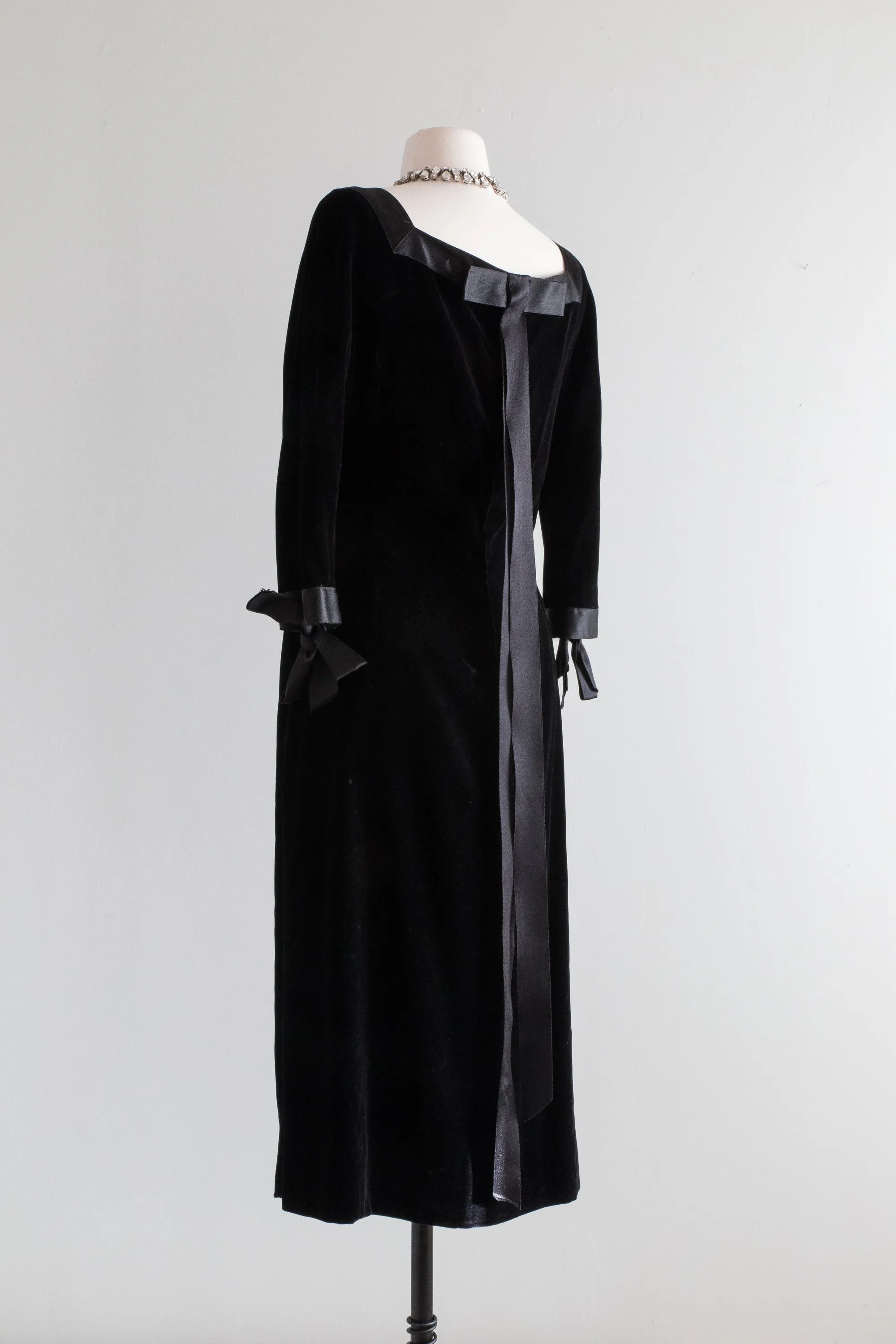 1950's Black Velvet Hourglass Cocktail Dress By Larry Aldrich  / Medium