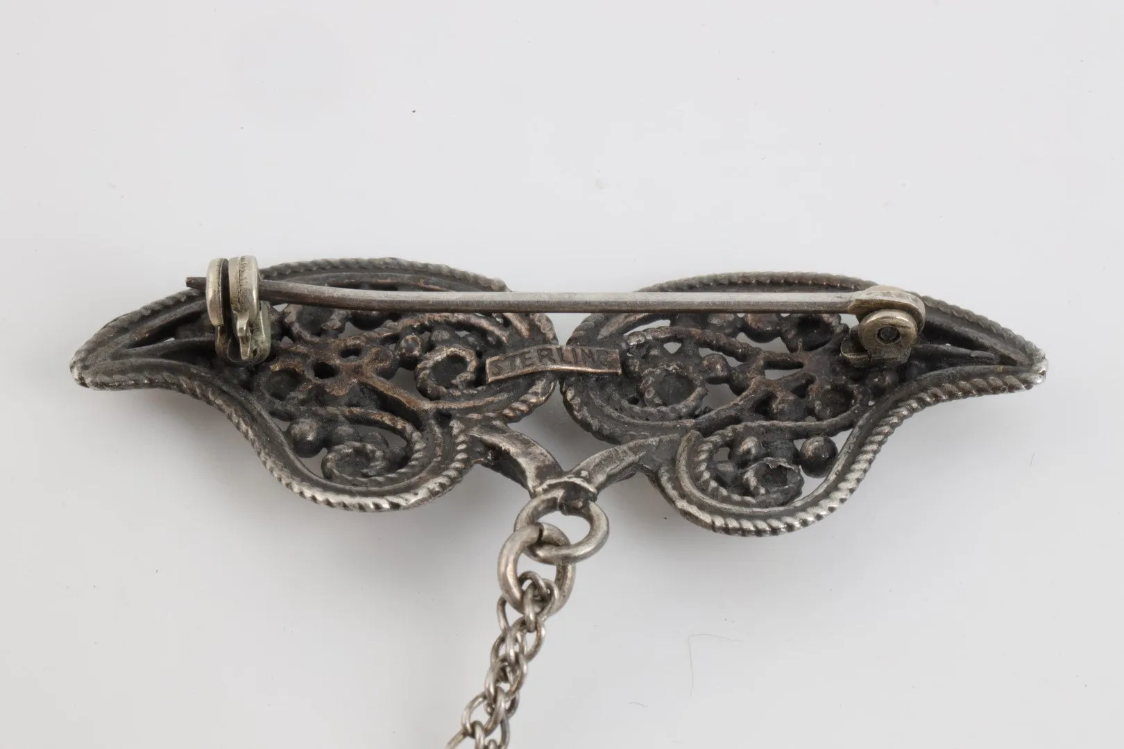 925 Silver Brooch with Mourning Urn Pendant (27.23g.)