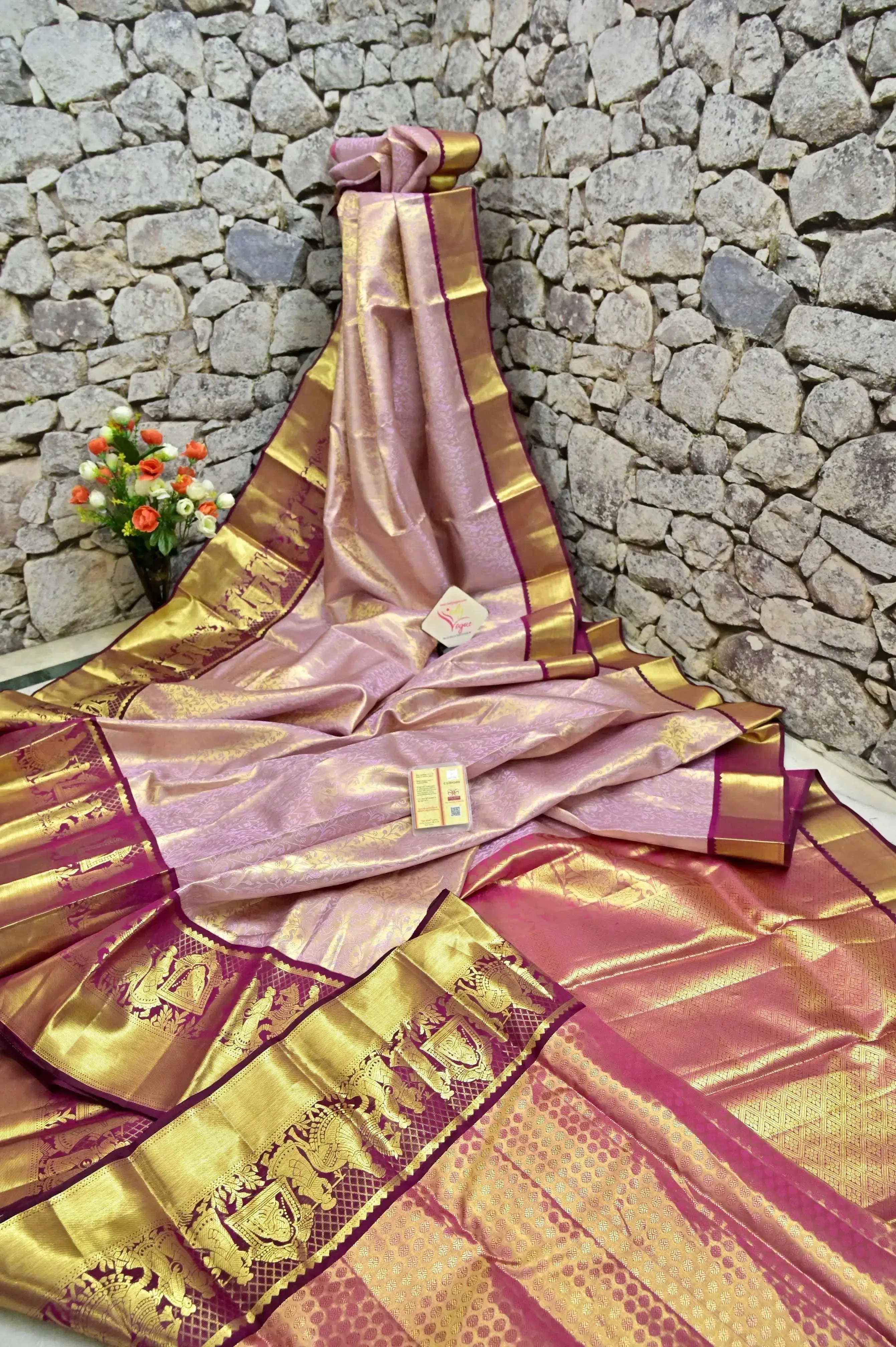 Light Crepe Pink Color Pure Tissue Brocade Kanjeevaram Silk Saree