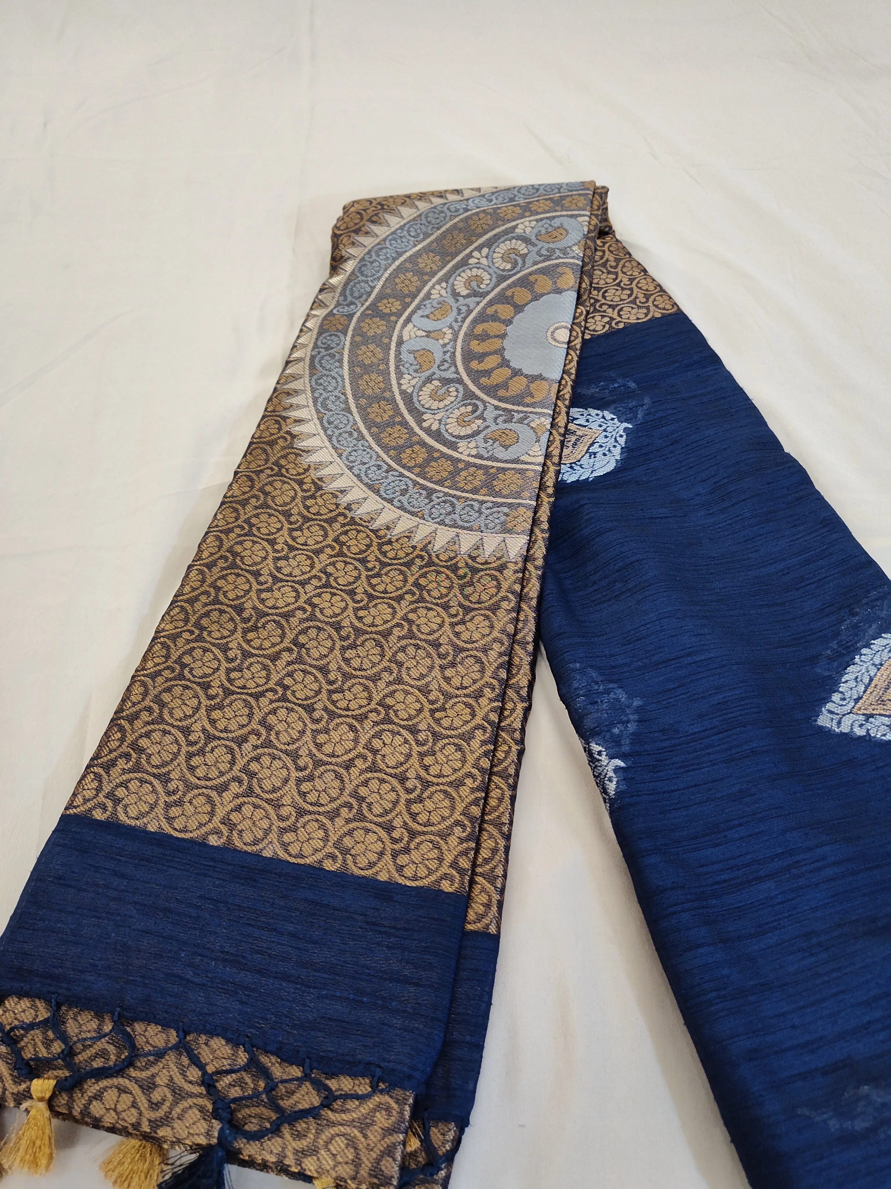 Royal Blue Raw Silk Saree With Intricate Jari Work