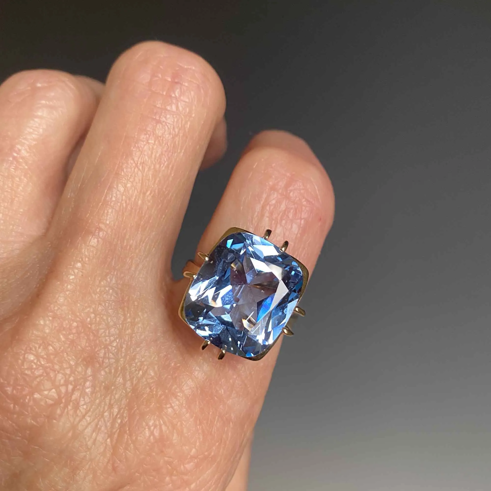 Vintage 14K Gold 15CTW Blue Topaz Cocktail Ring, Sz 8